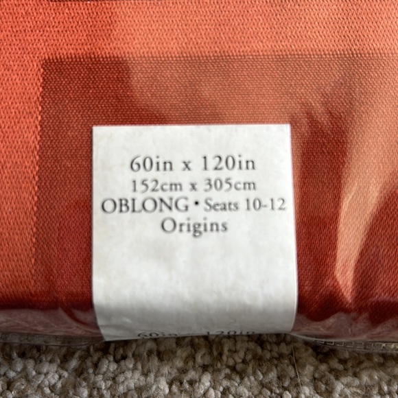 BNIB Microfiber Tablecloth - Picture 2 of 5